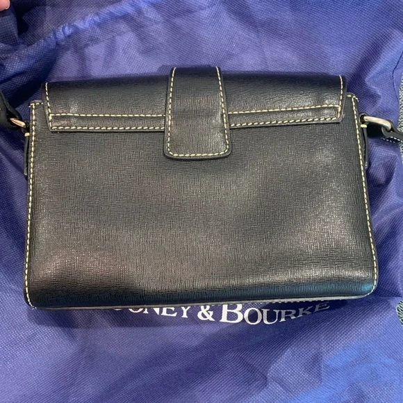 Dooney & Bourke black Crossbody brand new tags attached - Picture 7 of 9